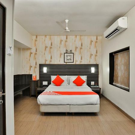 Oyo 17332 Hotel Nana'S Daman Exterior photo
